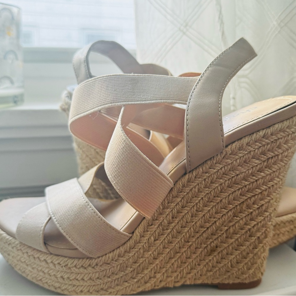 Charles by Charles David BEAUTIFUL WEDGE HEEL